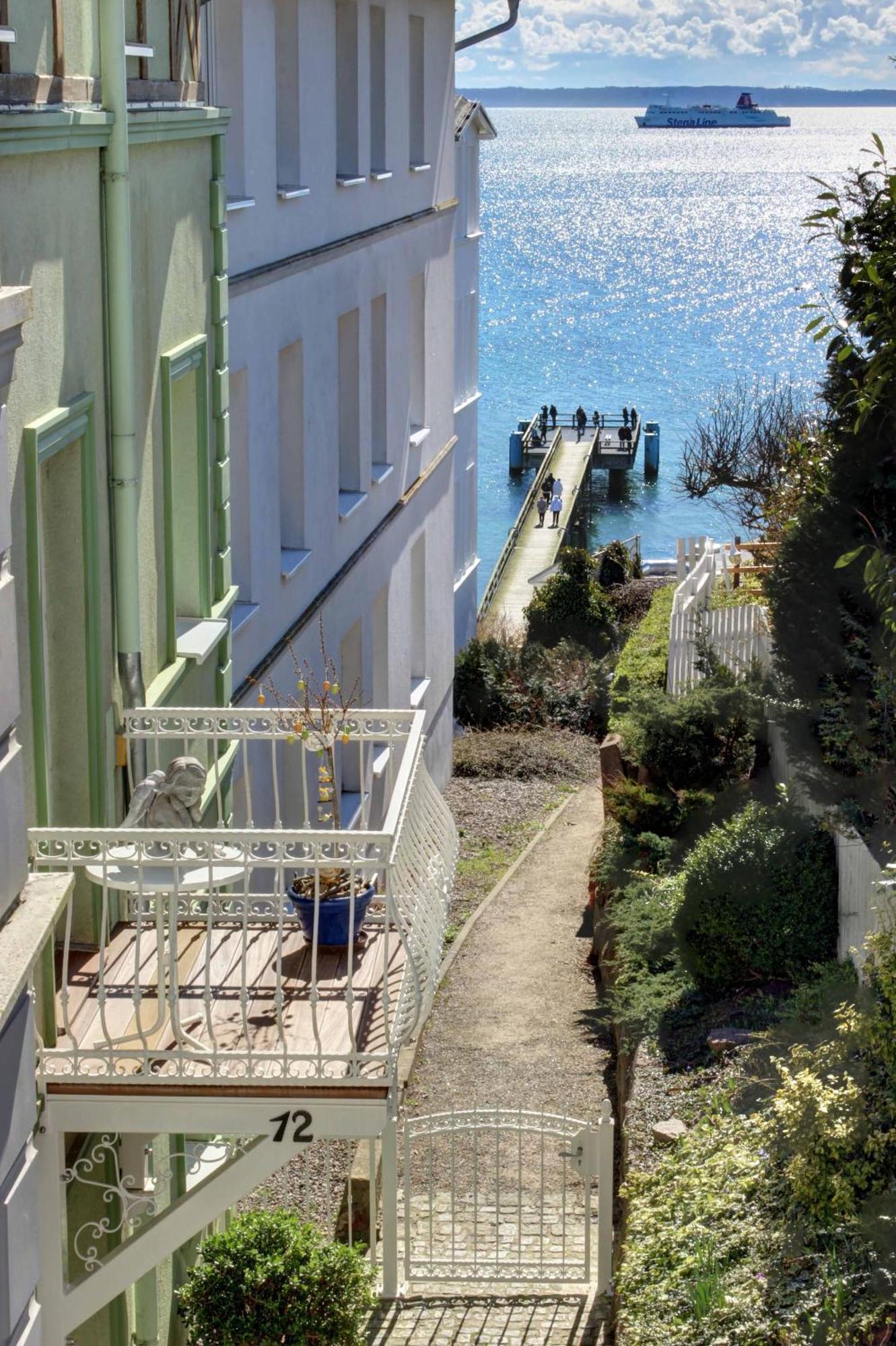 Villa Fernsicht - Wohnung Nr 1 - Mit Meerblick ซาสนิทซ์ ภายนอก รูปภาพ