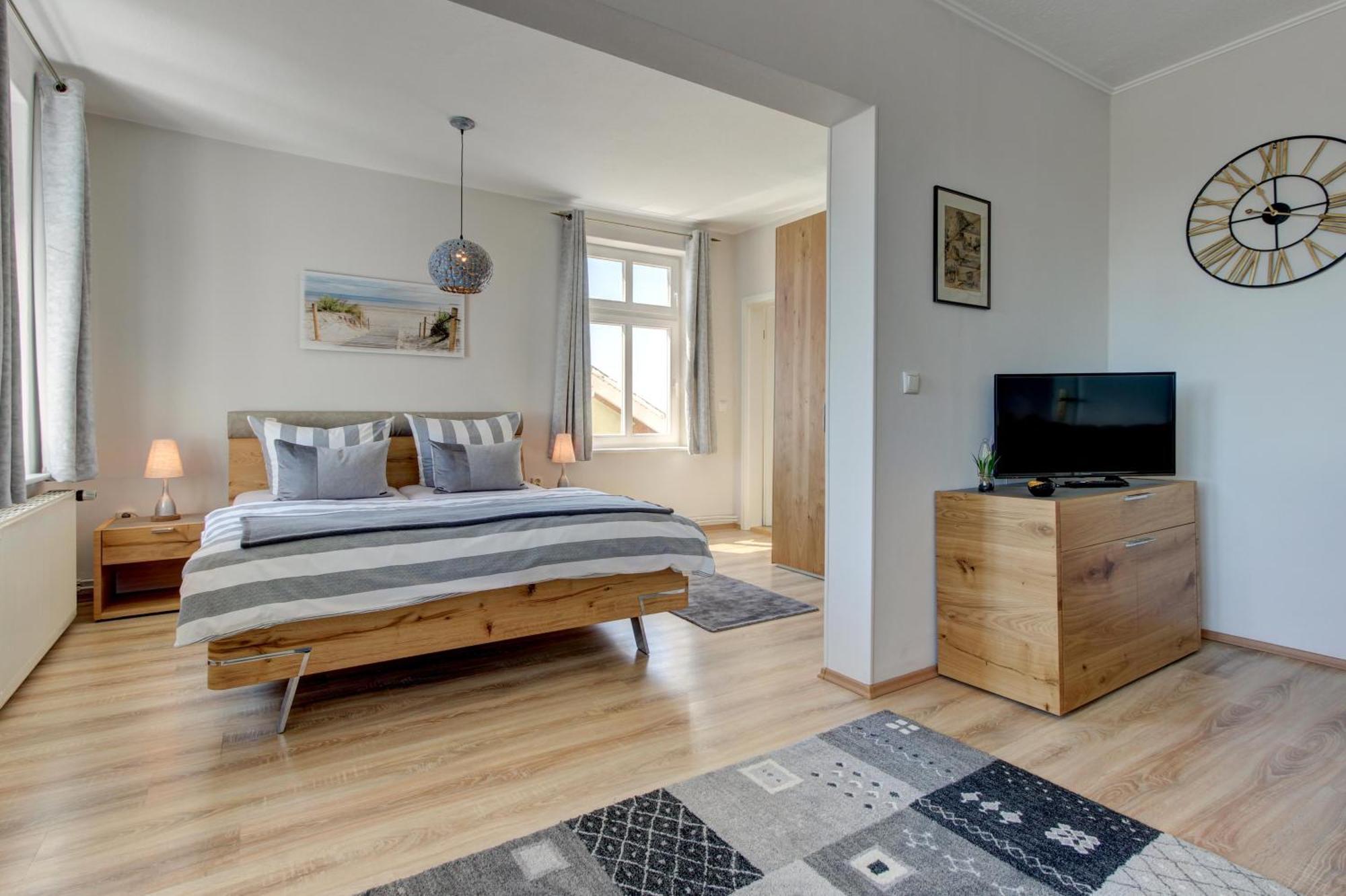 Villa Fernsicht - Wohnung Nr 1 - Mit Meerblick ซาสนิทซ์ ภายนอก รูปภาพ